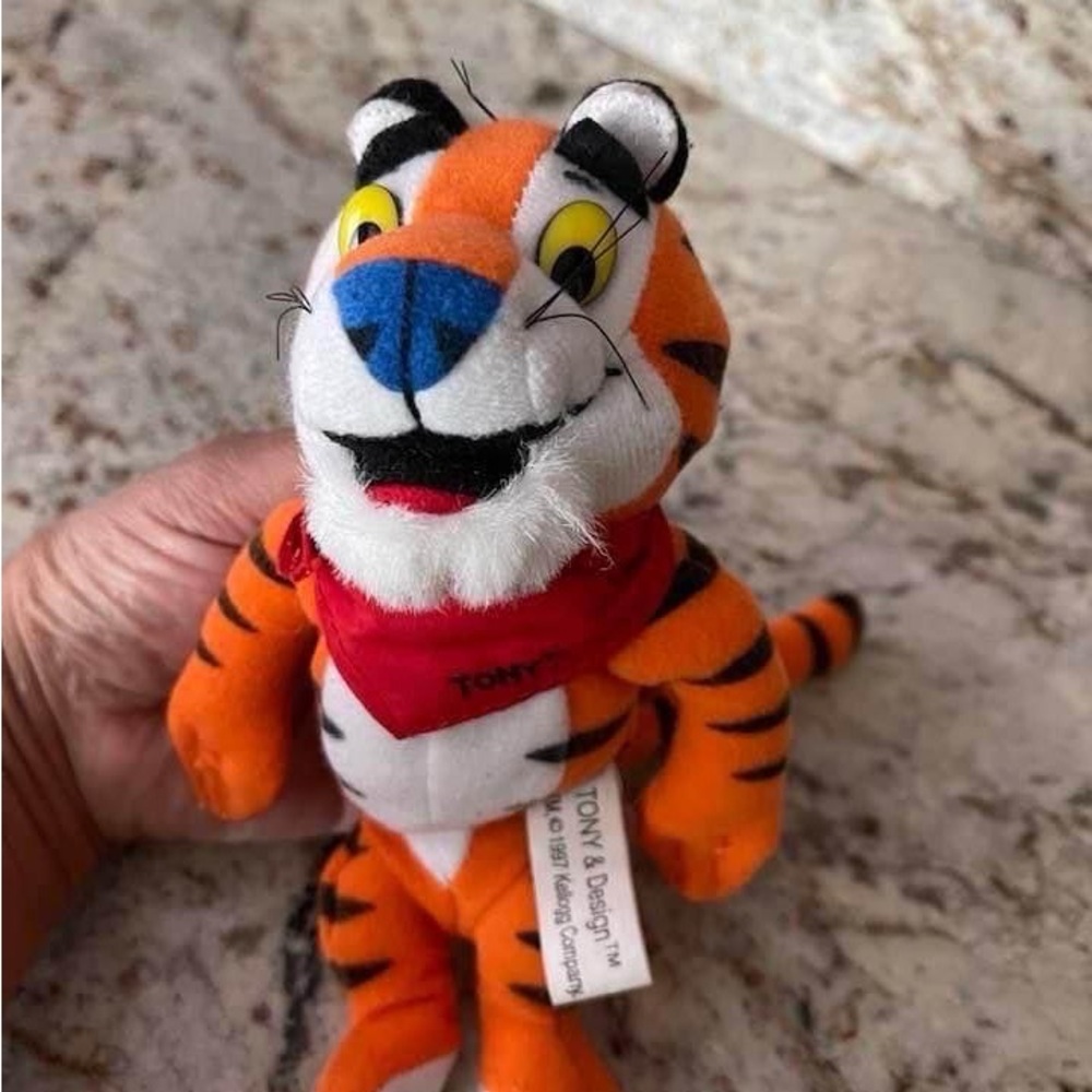 Tony & Design TM 1997 Tiger Kellogg Company Plush Doll Used